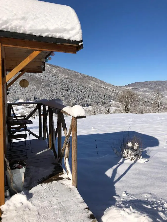 La Roulotte De La Buissonniere Bed & Breakfast Le Noyer